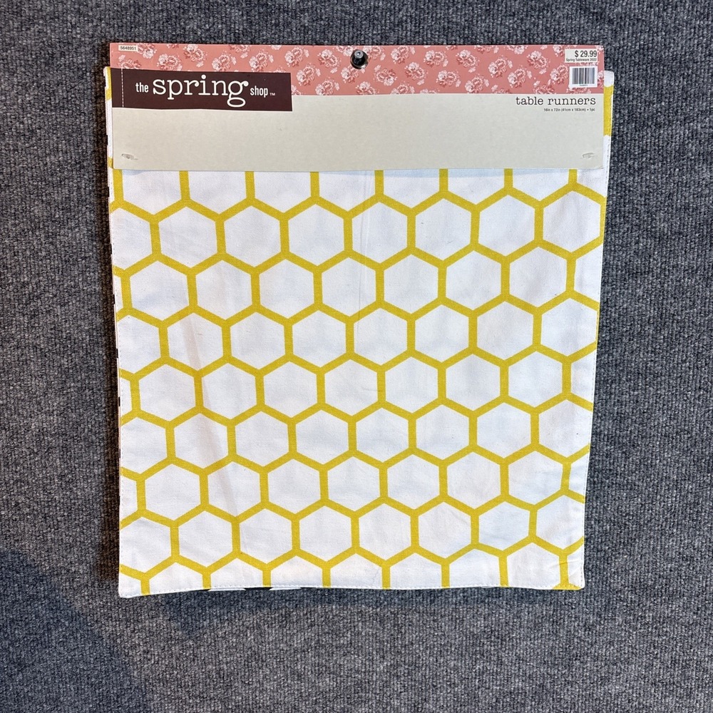 Spring Shop Reversible Honeycomb Table Runner Yellow Black White 16x72‎ Cotton